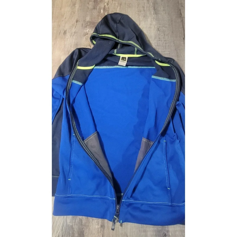 The North Face stay warm